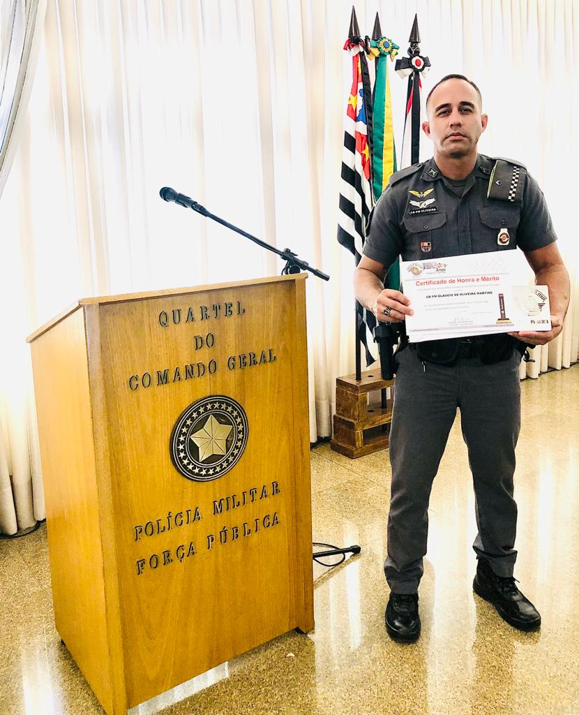 Homenagem a Gláucio de Oliveira Martins Homenagem a Gláucio de Oliveira Martins